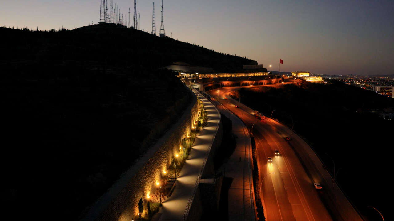 Konya’nın en yüksek ve ünlü noktasına 350 kişilik dev yaşam alanı kuruldu 13